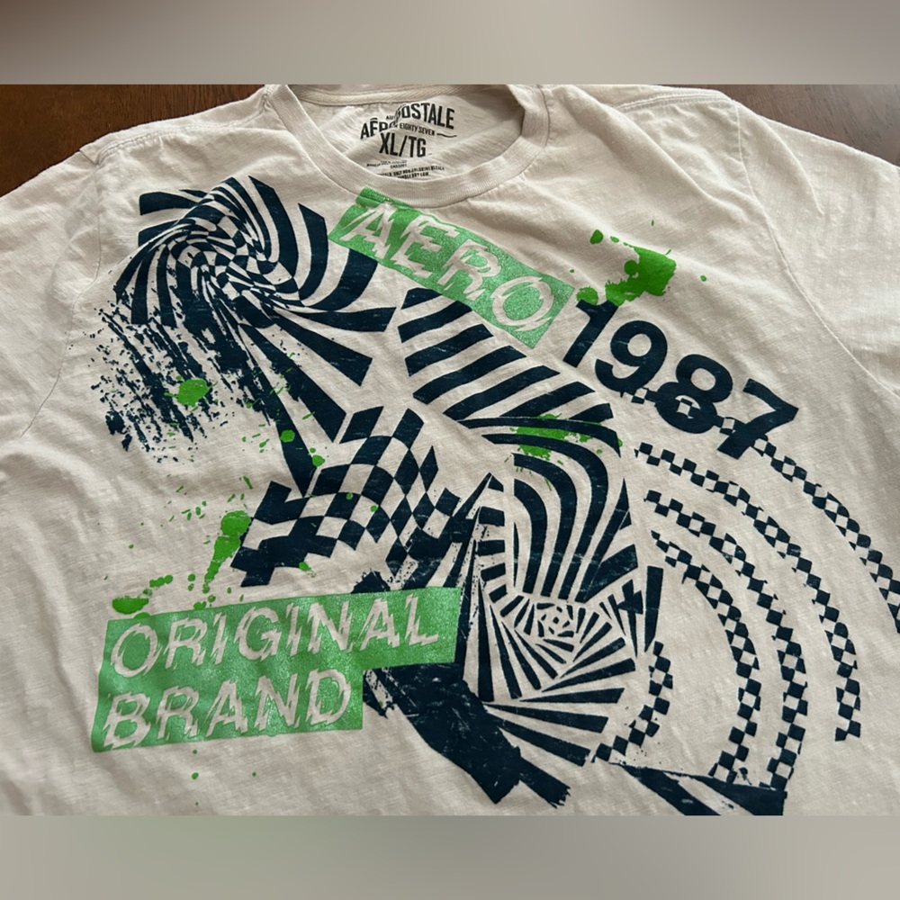 Vintage Aeropostale 1987 Men's Tan Black Green Graphic Shortsleeve Tee. XL.